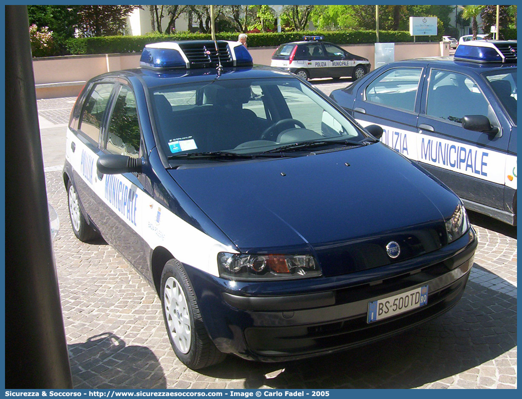 -
Polizia Municipale
Comune di Badia Polesine
Fiat Punto II serie
Parole chiave: PL;P.L.;PM;P.M.;Polizia;Locale;Municipale;Badia Polesine;Fiat;Punto