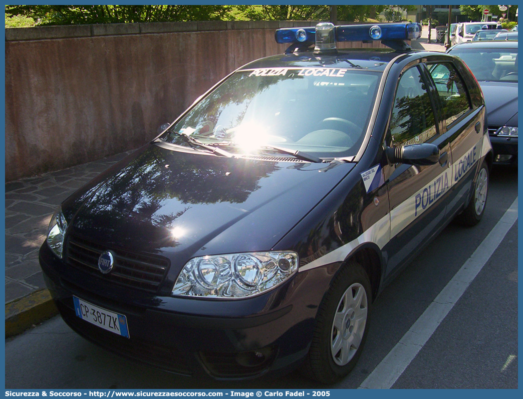 -
Polizia Locale
Comune di Valeggio sul Mincio
Fiat Punto III serie
Parole chiave: PL;P.L.;PM;P.M.;Polizia;Locale;Municipale;Valeggio sul Mincio;Fiat;Punto