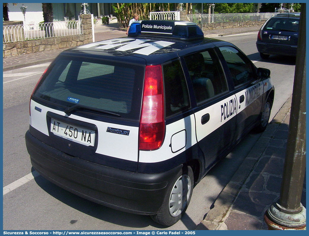 -
Polizia Municipale
Comune di Rosolina
Fiat Punto I serie
Parole chiave: PL;P.L.;PM;P.M.;Polizia;Locale;Municipale;Rosolina;Fiat;Punto