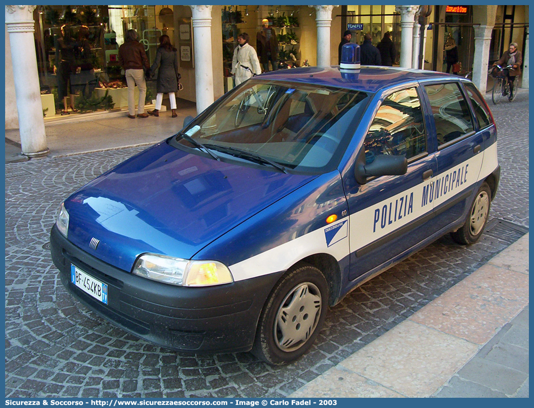 -
Polizia Municipale
Comune di Zenson di Piave
Fiat Punto I serie
Parole chiave: PL;P.L.;PM;P.M.;Polizia;Locale;Municipale;Zenson;di;Piave;Fiat;Punto