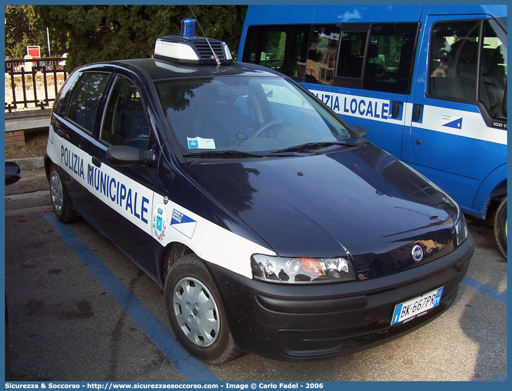 -
Polizia Municipale
Comune di Cappella Maggiore
Fiat Punto II serie
Parole chiave: PL;P.L.;PM;P.M.;Polizia;Locale;Municipale;Cappella;Maggiore;Fiat;Punto