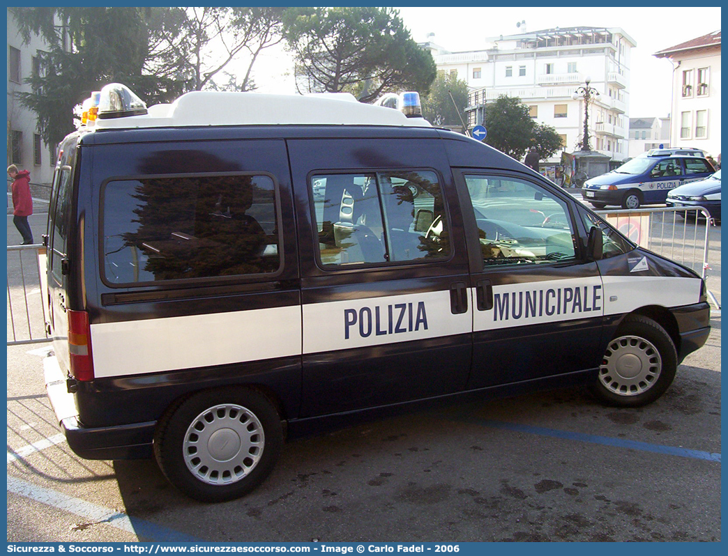 -
Polizia Municipale
Consorzio Piave
Fiat Scudo I serie
Parole chiave: PL;P.L.;PM;P.M.;Polizia;Locale;Municipale;Piave;Santa Lucia di Piave;Spresiano;Susegana;Vazzola;Fiat;Scudo