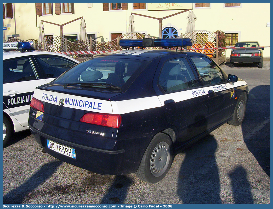 -
Polizia Municipale
Comune di Verona
Alfa Romeo 146
Parole chiave: PL;P.L.;PM;P.M.;Polizia;Locale;Municipale;Verona;Alfa;Romeo;146