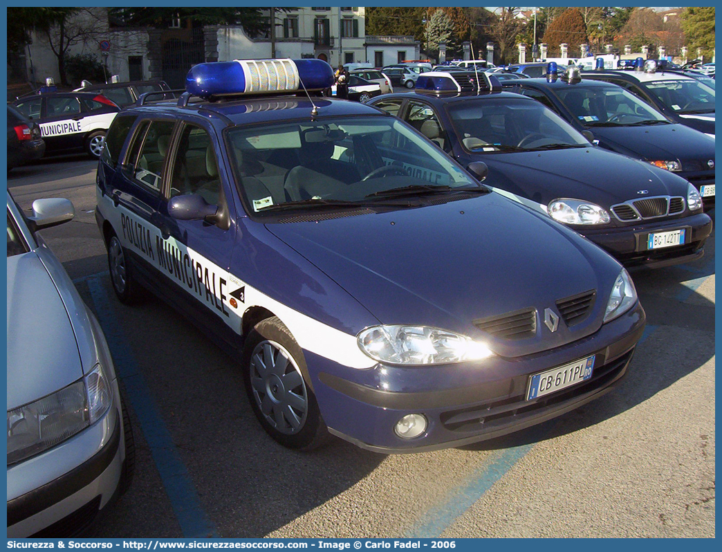 -
Polizia Municipale
Comune di Occhiobello
Renault Megane Break
Parole chiave: PL;P.L.;PM;P.M.;Polizia;Locale;Municipale;Occhiobello;Renault;Megane;Break