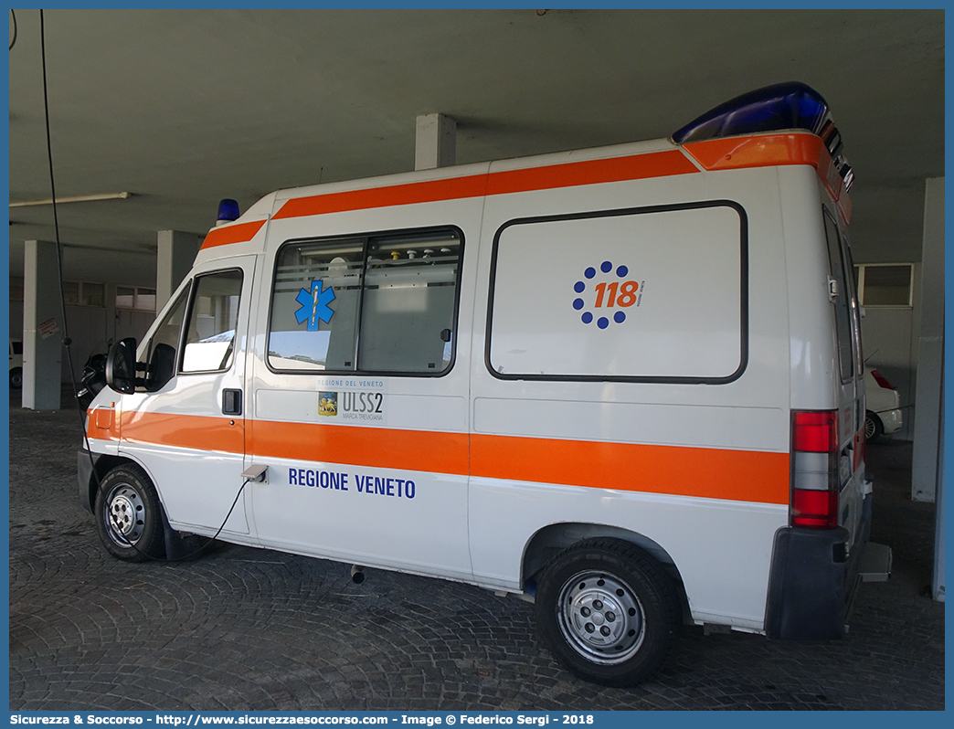 18855
SUEM 118 Treviso Emergenza
Azienda ULSS 2 - Marca Trevigiana
Fiat Ducato II serie
Allestitore Aricar S.p.A.
Parole chiave: 118;Treviso;Asolo;Emergenza;SUEM;S.U.E.M.;Ambulanza;Fiat;Ducato;Marca;Trevigiana;ULSS;2;Aricar