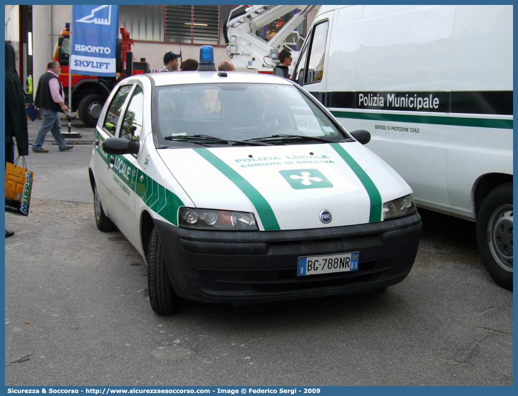 -
Polizia Locale
Comune di Brescia
Fiat Punto II serie
Parole chiave: PL;P.L.;PM;P.M.;Polizia;Locale;Municipale;Brescia;Fiat;Punto;OVT