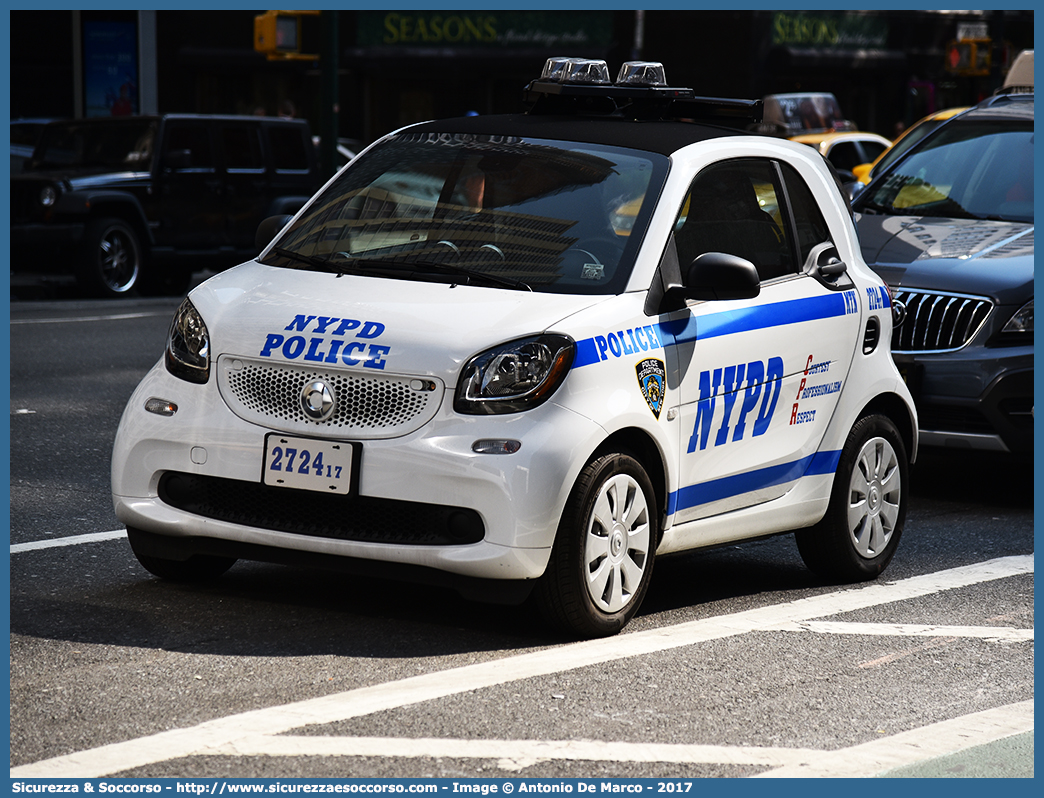 2724
United States of America
New York Police Department
Midtown North Precinct
Smart ForTwo III generation
Parole chiave: USA;U.S.A.;United;States;of;America;NYPD;N.Y.P.D.;New;York;Police;Department;MTN;M.T.N.;Midtown;North;Precinct;Smart;ForTwo