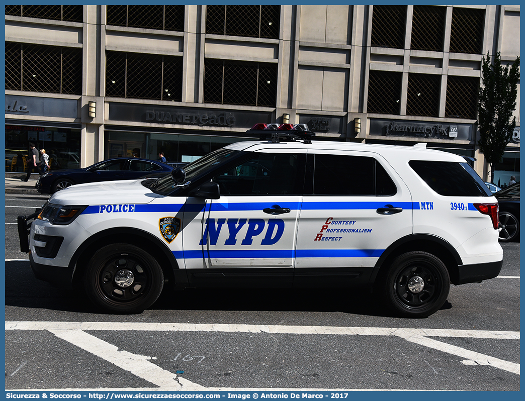 3940
United States of America
New York Police Department
Critical Response Command
Ford Explorer V generation
Parole chiave: USA;U.S.A.;United;States;of;America;NYPD;N.Y.P.D.;New;York;Police;Department;CRC;C.R.C.;Critical;Response;Command;Ford;Explorer