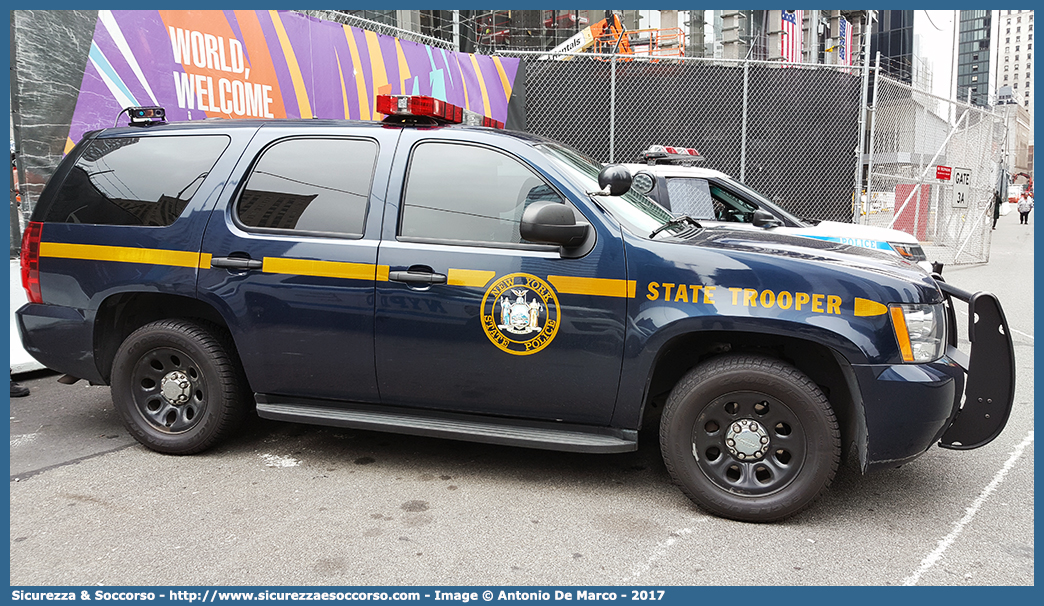 -
United States of America
New York State Police
Chevrolet Tahoe III generation
Parole chiave: USA;U.S.A.;United;States;of;America;NYSP;N.Y.S.P.;New;York;State;Police;Chevrolet;Tahoe