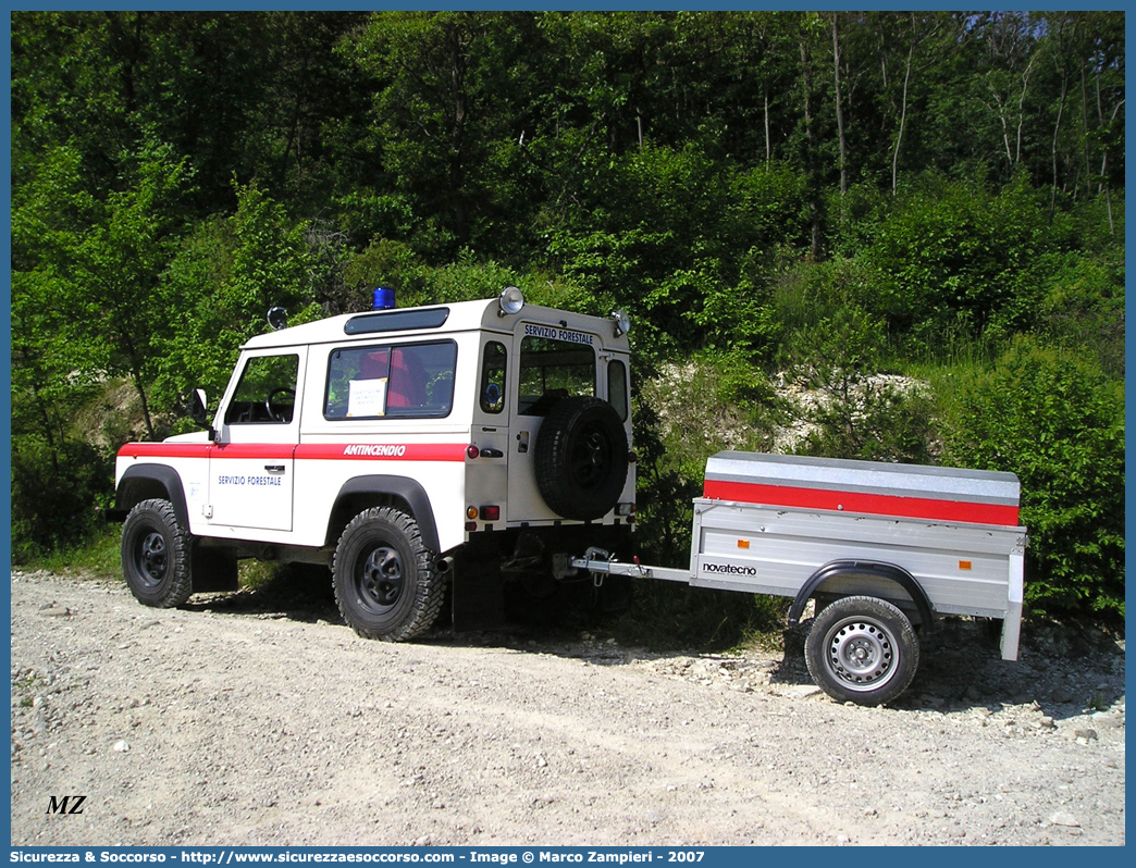 601
Regione Veneto
Servizio Forestale Regionale
Land Rover Defender 90
Antincendio
Parole chiave: Regione;Veneto;Servizio;Forestale;Regionale;Land;Rover;Defender;90;Antincendio