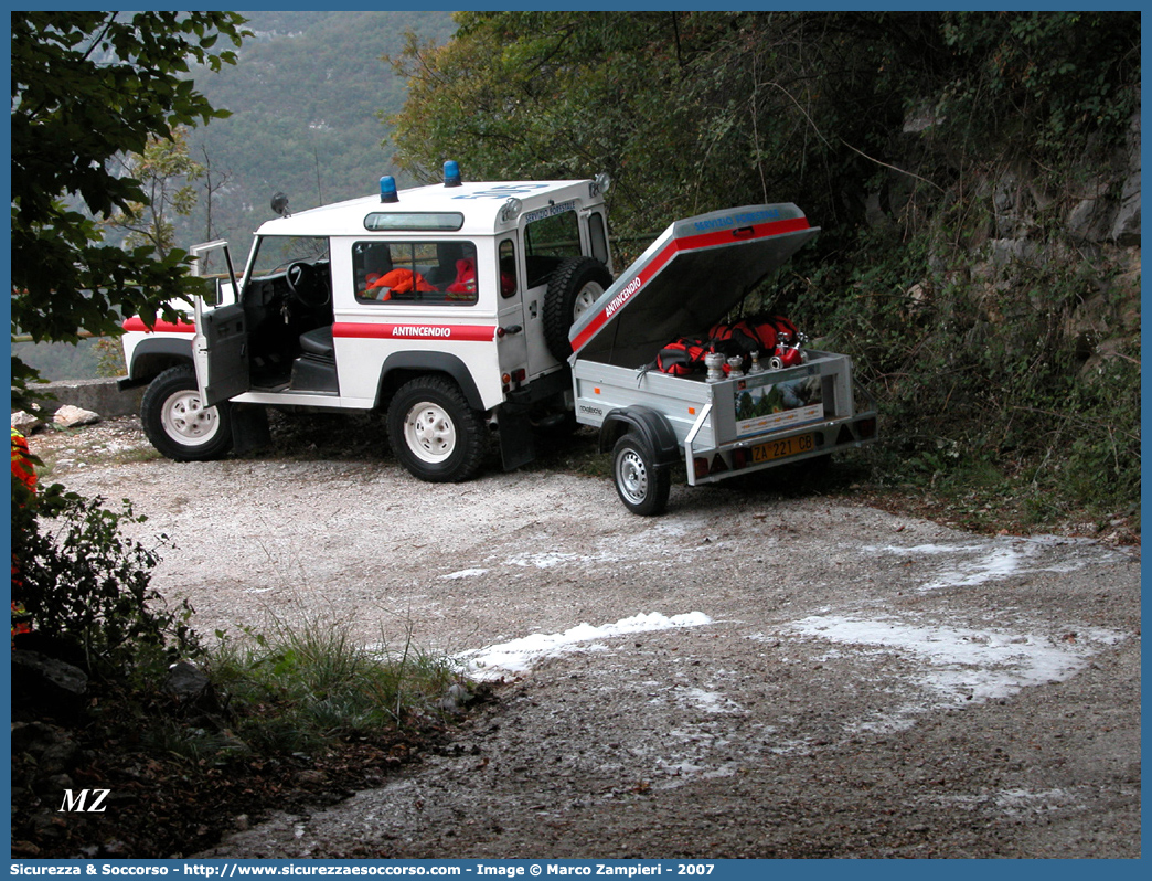 601
Regione Veneto
Servizio Forestale Regionale
Land Rover Defender 90
Antincendio
Parole chiave: Regione;Veneto;Servizio;Forestale;Regionale;Land;Rover;Defender;90;Antincendio