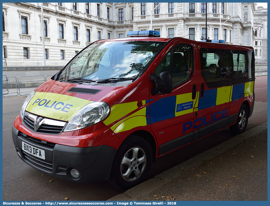 52
United Kingdom of Great Britain and Northern Ireland
Metropolitan Police
Vauxhall Movano II generation facelift
Parole chiave: UK;United;Kingdom;Great;Britain;Northern;Ireland;Metropolitan;Police;Diplomatic;Protection;Group;Vauxhall;Movano