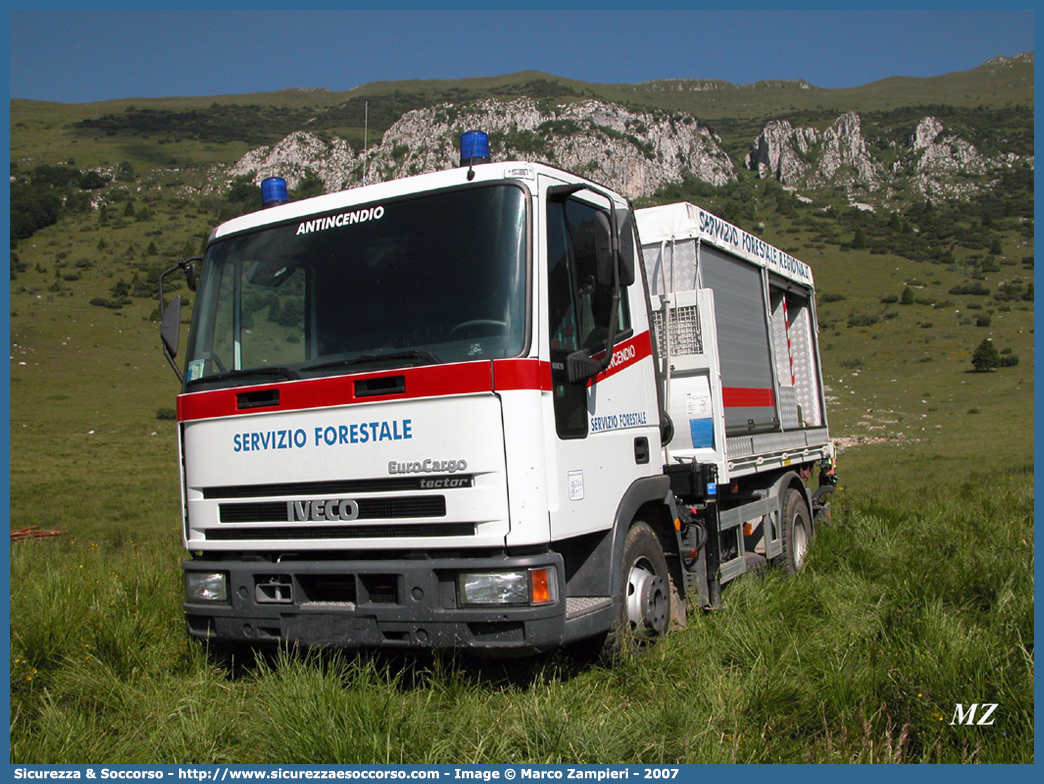 626
Regione Veneto
Servizio Forestale Regionale
Iveco EuroCargo 60E15 I serie
Parole chiave: Regione;Veneto;Servizio;Forestale;Regionale;Iveco;EuroCargo;60E15