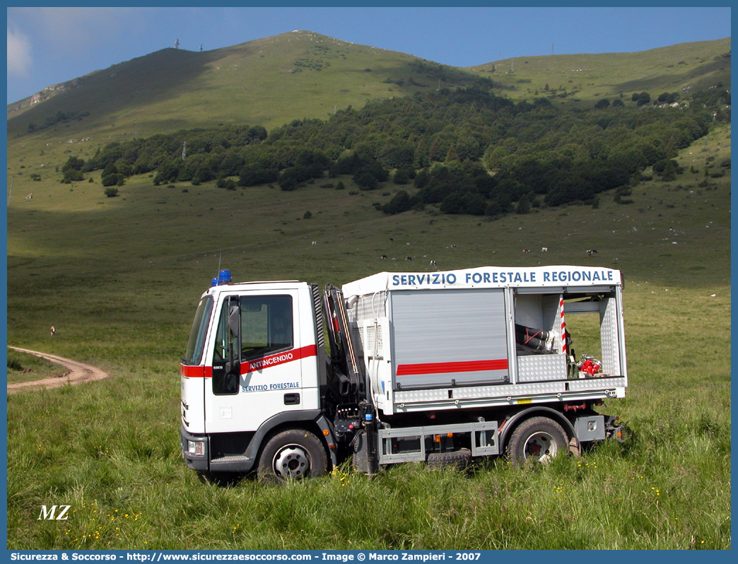 626
Regione Veneto
Servizio Forestale Regionale
Iveco EuroCargo 60E15 I serie
Parole chiave: Regione;Veneto;Servizio;Forestale;Regionale;Iveco;EuroCargo;60E15