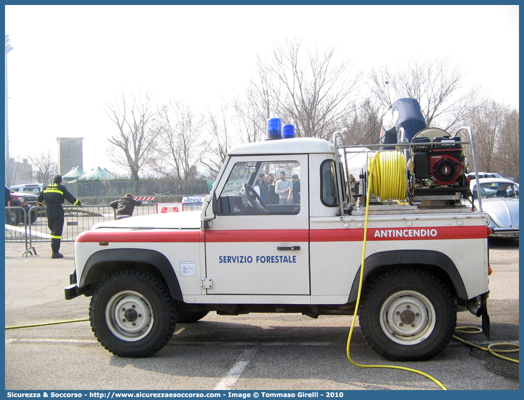 627
Regione Veneto
Servizio Forestale Regionale
Land Rover Defender 90
Antincendio
Parole chiave: Regione;Veneto;Servizio;Forestale;Regionale;Land;Rover;Defender;90;Antincendio