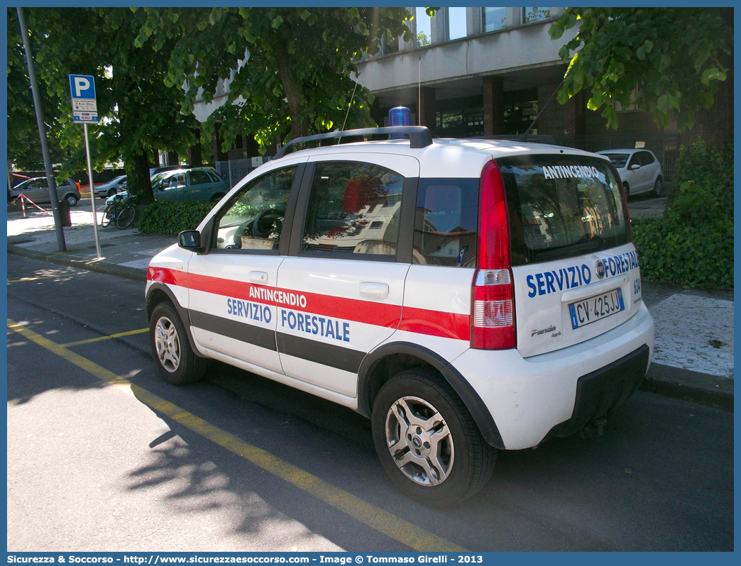 634
Regione Veneto
Servizio Forestale Regionale
Fiat Nuova Panda 4x4 I serie restyling
Antincendio
(variante)
Parole chiave: Regione;Veneto;Servizio;Forestale;Regionale;Fiat;Nuova;Panda;4x4;Antincendio