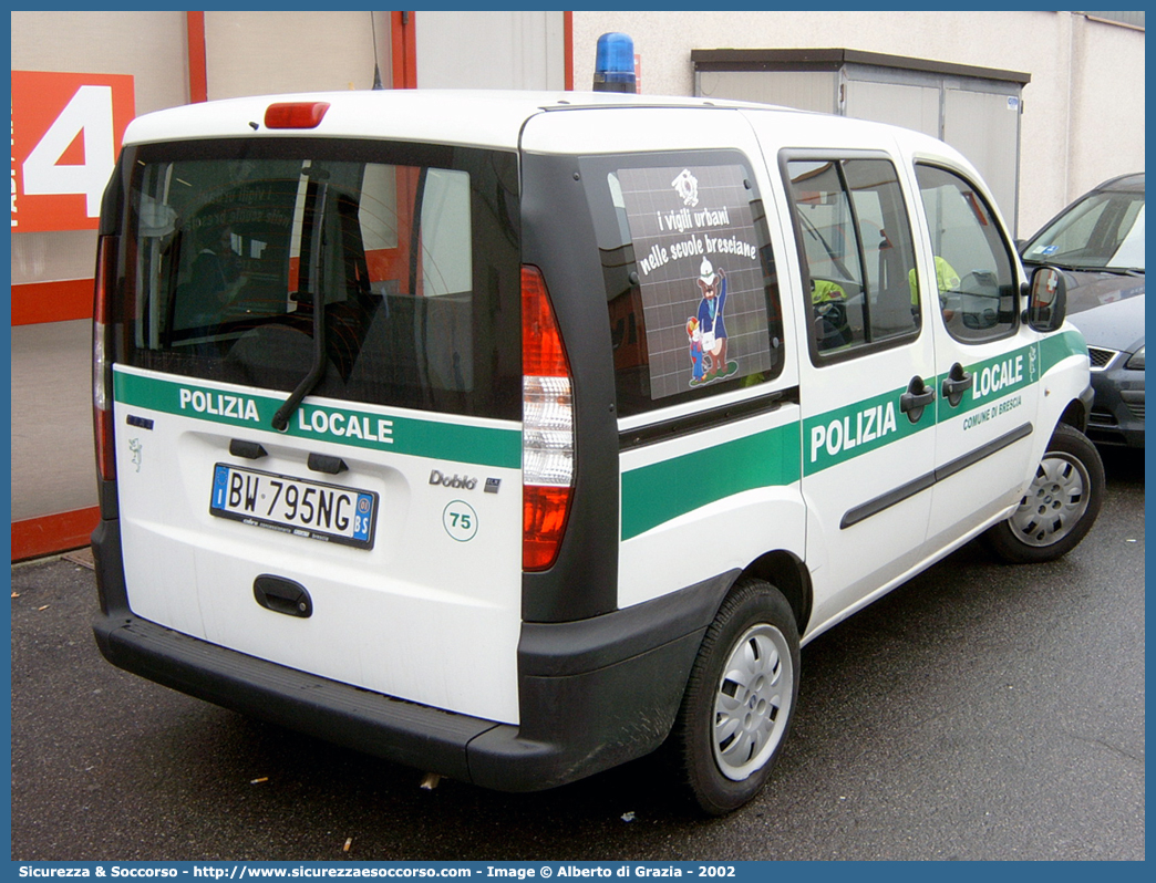 -
Polizia Locale
Comune di Brescia
Fiat Doblò I serie
Parole chiave: PL;P.L.;PM;P.M.;Polizia;Locale;Municipale;Brescia;Fiat;Doblò