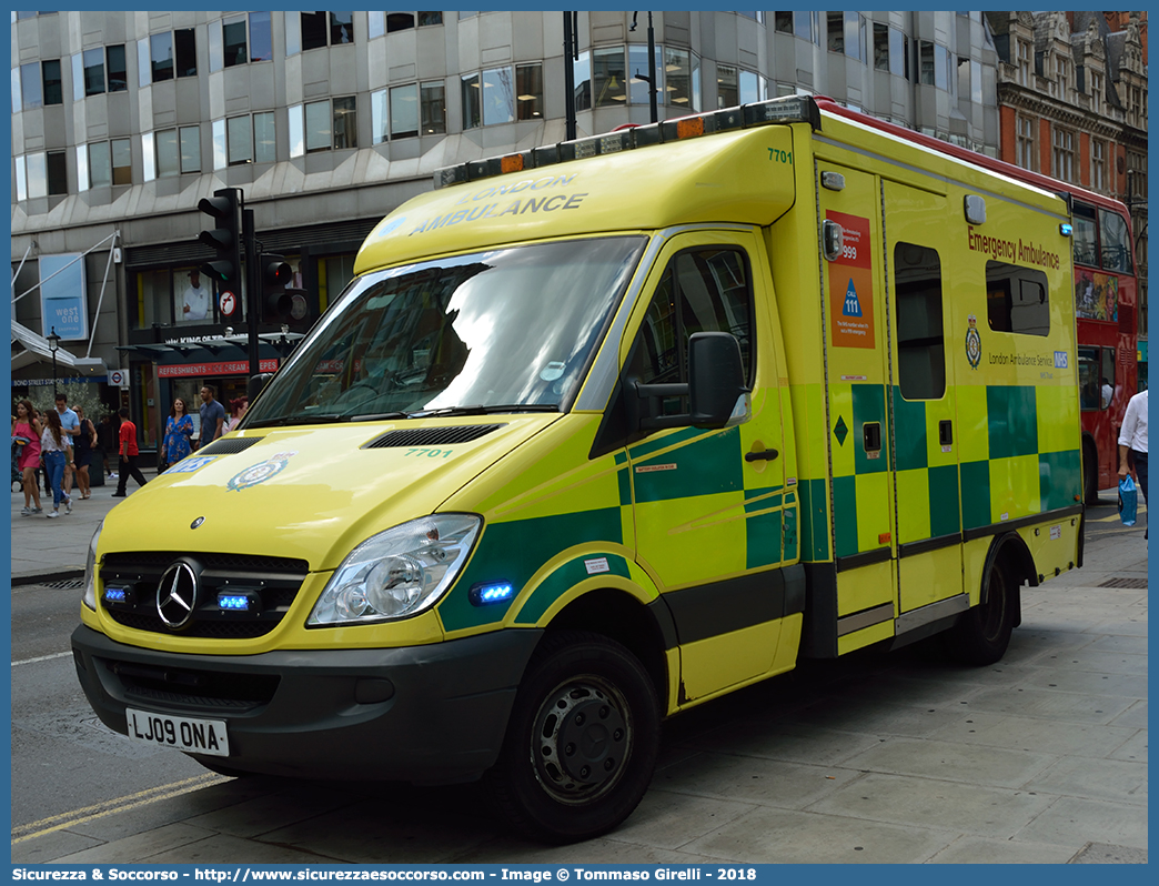 7701
United Kingdom of Great Britain and Northern Ireland
London Ambulance Service
Mercedes Benz Sprinter II generation
Conversion by UV Modular
Parole chiave: United;Kingdom;Great;Britain;Northern;Ireland;London;Ambulance;Service;Mercedes Benz;Sprinter;UV;Modular