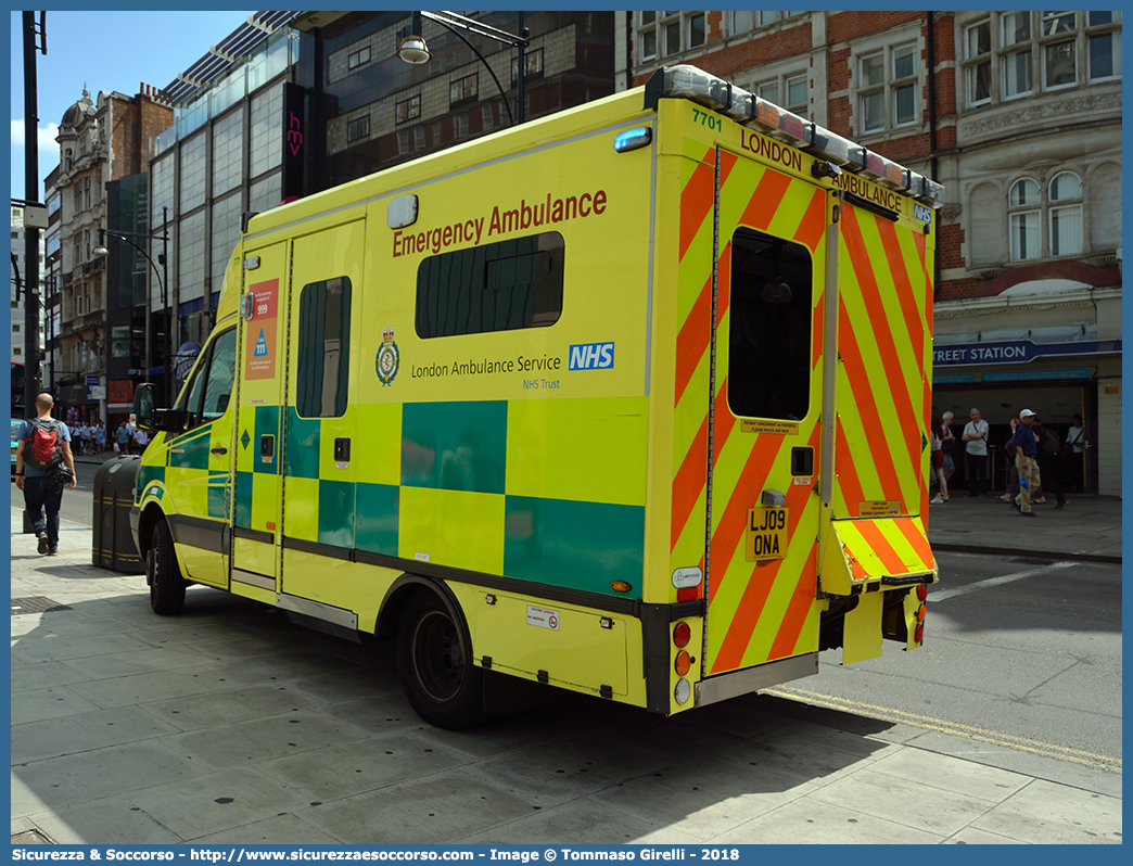 7701
United Kingdom of Great Britain and Northern Ireland
London Ambulance Service
Mercedes Benz Sprinter II generation
Conversion by UV Modular
Parole chiave: United;Kingdom;Great;Britain;Northern;Ireland;London;Ambulance;Service;Mercedes Benz;Sprinter;UV;Modular