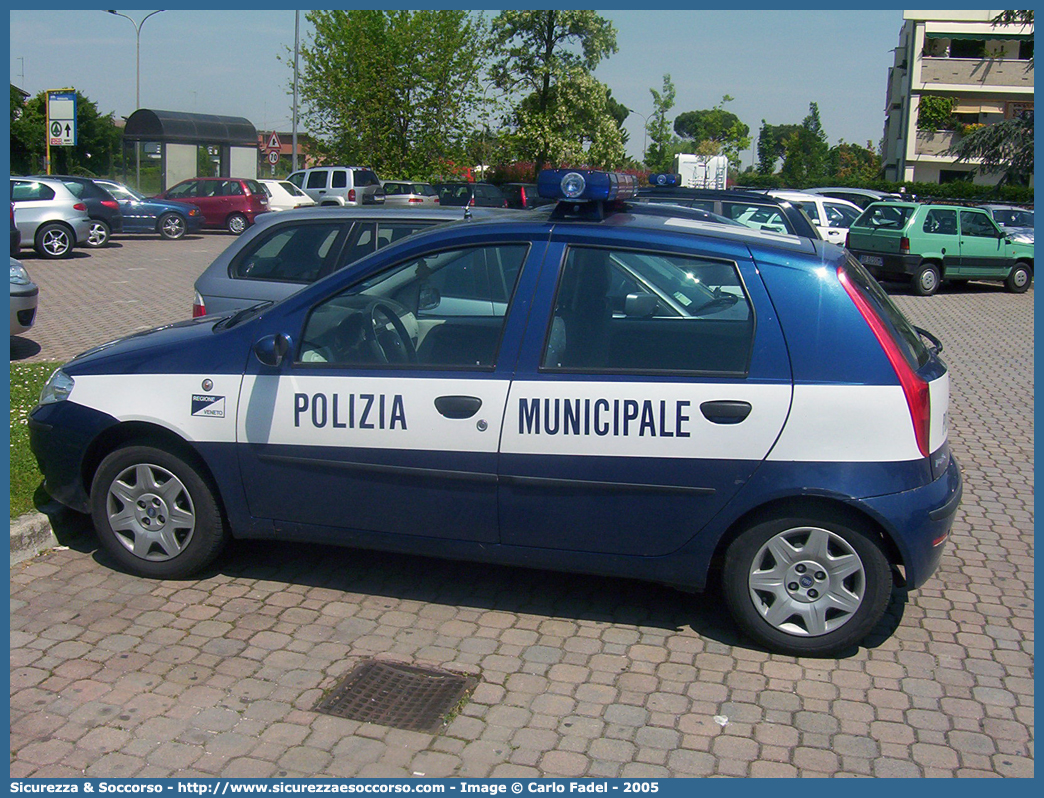 -
Polizia Municipale
Comune di Vedelago
Fiat Punto III serie
Parole chiave: PL;P.L.;PM;P.M.;Polizia;Locale;Municipale;Vedelago;Fiat;Punto