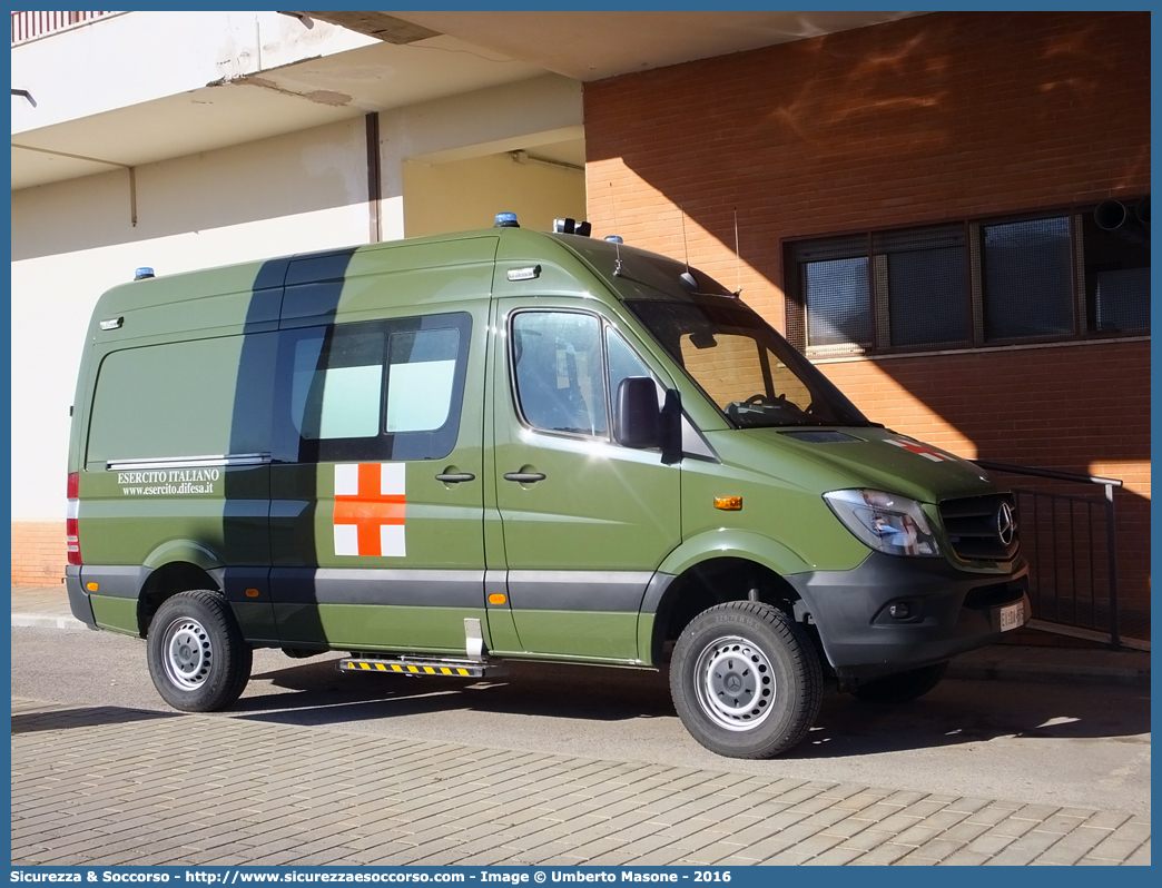 EI DA875
Esercito Italiano
Sanità Militare
Mercedes Benz Sprinter 313 4x4 II serie restying
Allestitore Alessi e Becagli S.n.c.
Parole chiave: EI;E.I.;Esercito;Italiano;Sanità Militare;Mercedes Benz;Sprinter;4x4;4 x 4;Alessi;e;Becagli