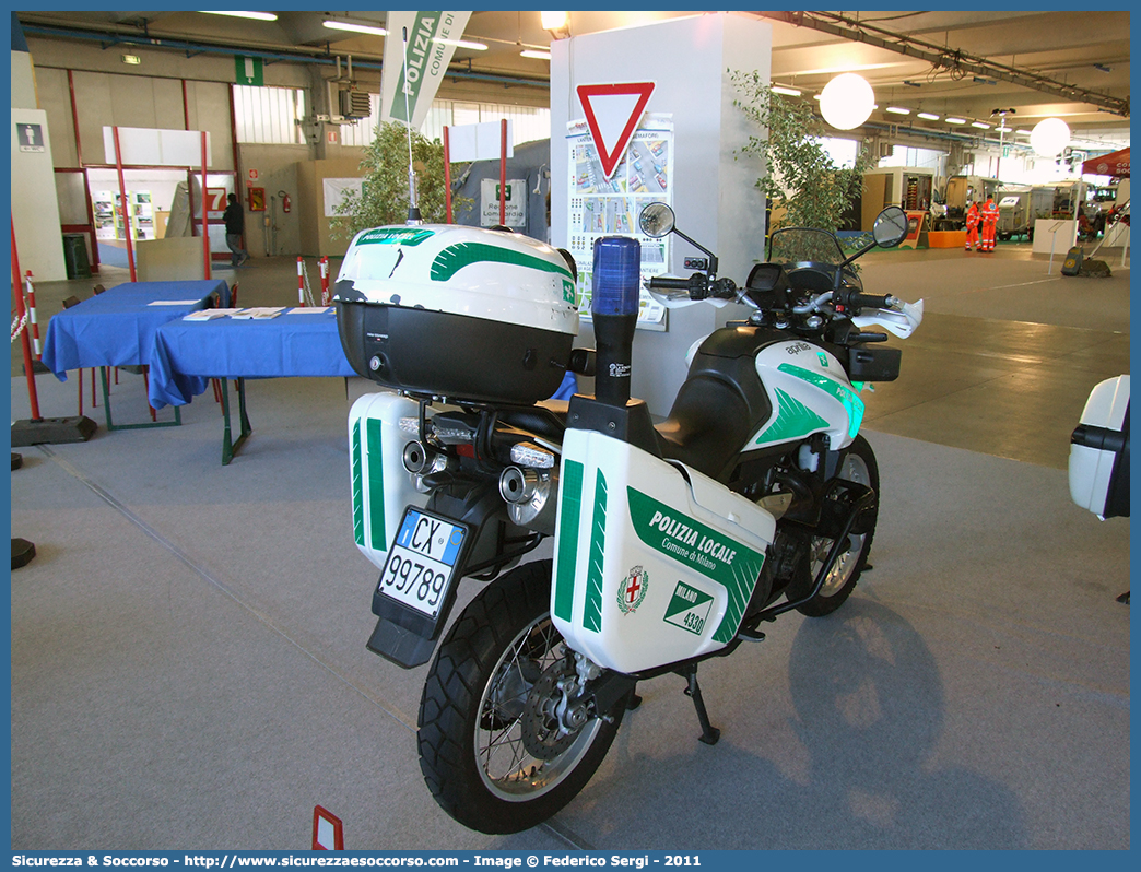 -
Polizia Locale
Comune di Milano
Aprilia Pegaso III serie
Parole chiave: PL;P.L.;PM;P.M.;Polizia;Locale;Municipale;Milano;Aprilia;Pegaso