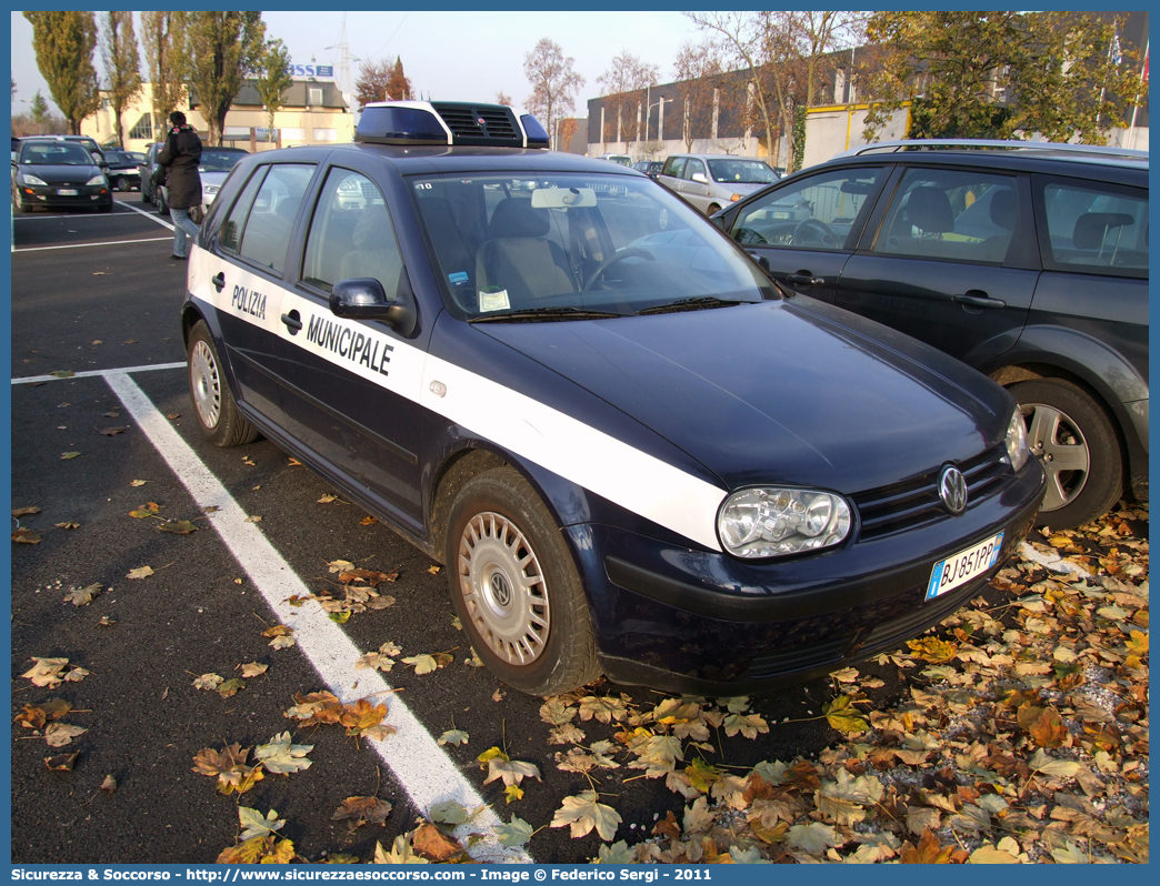 -
Polizia Municipale
Comune di Vicenza
Volkswagen Golf IV serie
Parole chiave: PL;P.L.;PM;P.M.;Polizia;Locale;Municipale;Vicenza;Volkswagen;Golf