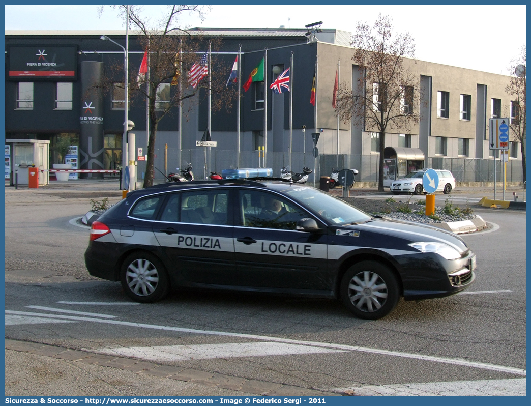 -
Polizia Locale
Comune di Venezia
Renault Laguna SporTour
Allestitore Focaccia Group S.r.l.
Parole chiave: PL;P.L.;PM;P.M.;Polizia;Locale;Municipale;Venezia;Renault;Laguna;SporTour;SW;S.W.;Focaccia