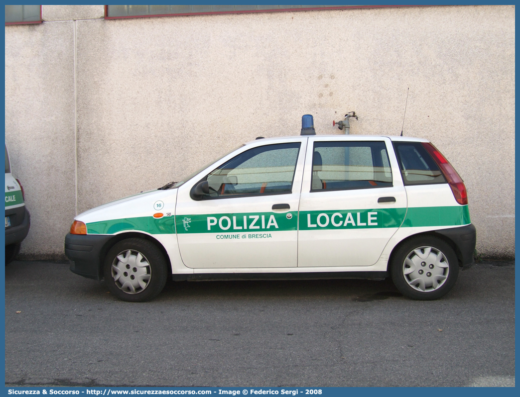 -
Polizia Locale
Comune di Brescia
Fiat Punto I serie
Parole chiave: PL;P.L.;PM;P.M.;Polizia;Locale;Municipale;Brescia;Fiat;Punto