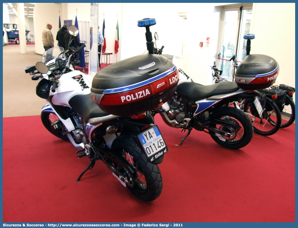 Polizia Locale YA01146 e YA01147
Polizia Locale
Comune di Vicenza
Honda Transalp III serie
Parole chiave: PL;P.L.;PM;P.M.;Polizia;Locale;Municipale;Vicenza;Honda;Transalp