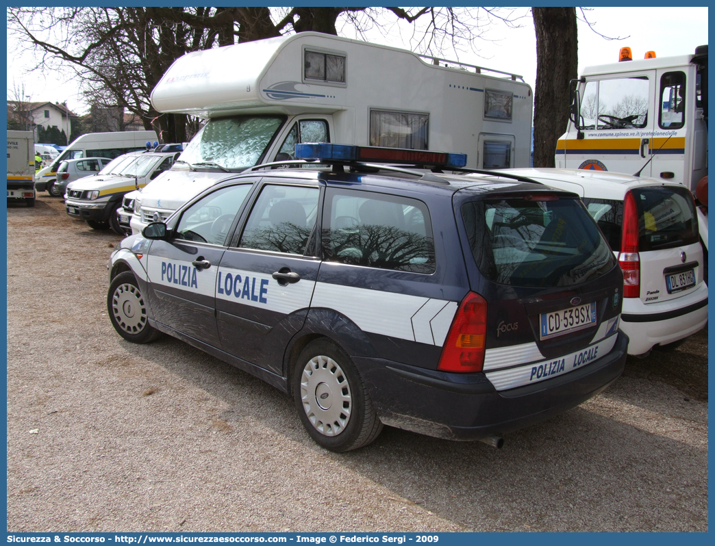 -
Polizia Locale
Comune di Camponogara
Ford Focus Statiowagon II serie
(variante)
Parole chiave: PL;P.L.;PM;P.M.;Polizia;Locale;Municipale;Camponogara;Ford;Focus;Stationwagon