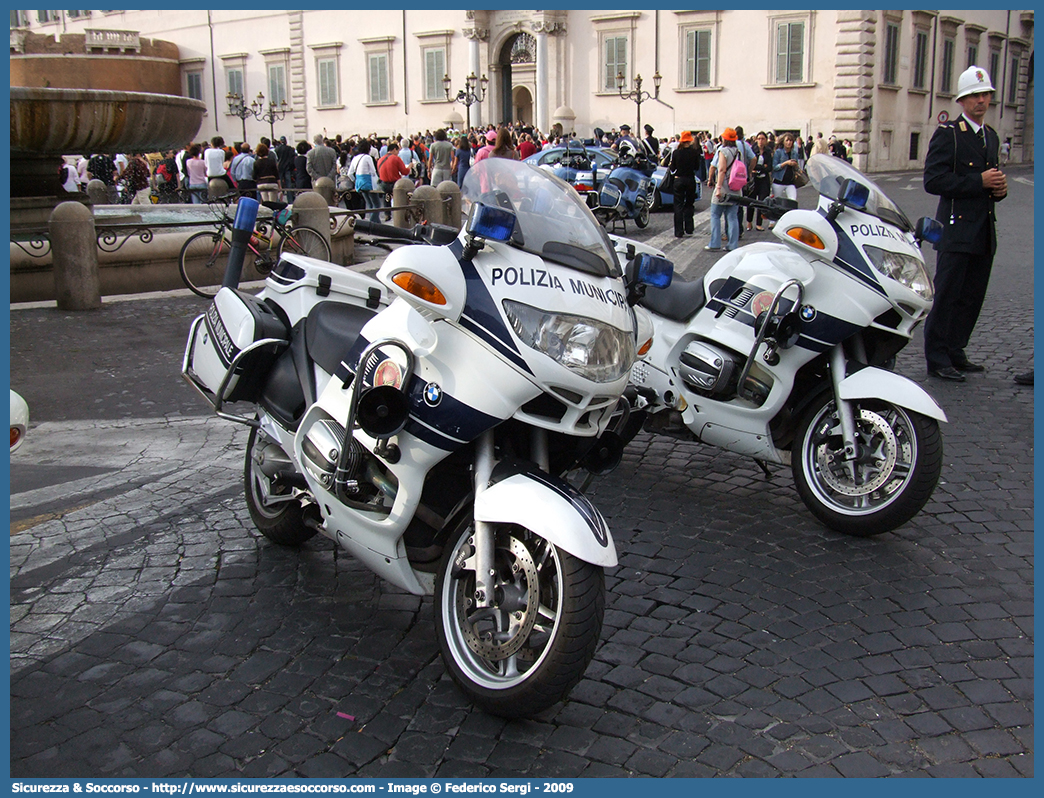 -
Polizia Municipale
Comune di Roma
Bmw R850RT II serie
Parole chiave: PL;P.L.;PM;P.M.;Polizia;Locale;Municipale;Roma;Capitale;Bmw;R850RT