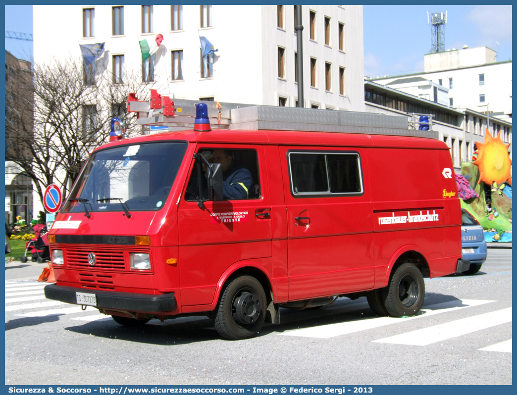 -
Corpo Pompieri Volontari Trieste
Volkswagen LT35 I serie resyling
Allestitore Ziegler Italiana GmbH e 
Rosenbauer Brandschutz GmbH
Parole chiave: VVF;V.V.F.;Vigili;del;Fuoco;Corpo;Pompieri;Volontari;Trieste;Volkswagen;LT35