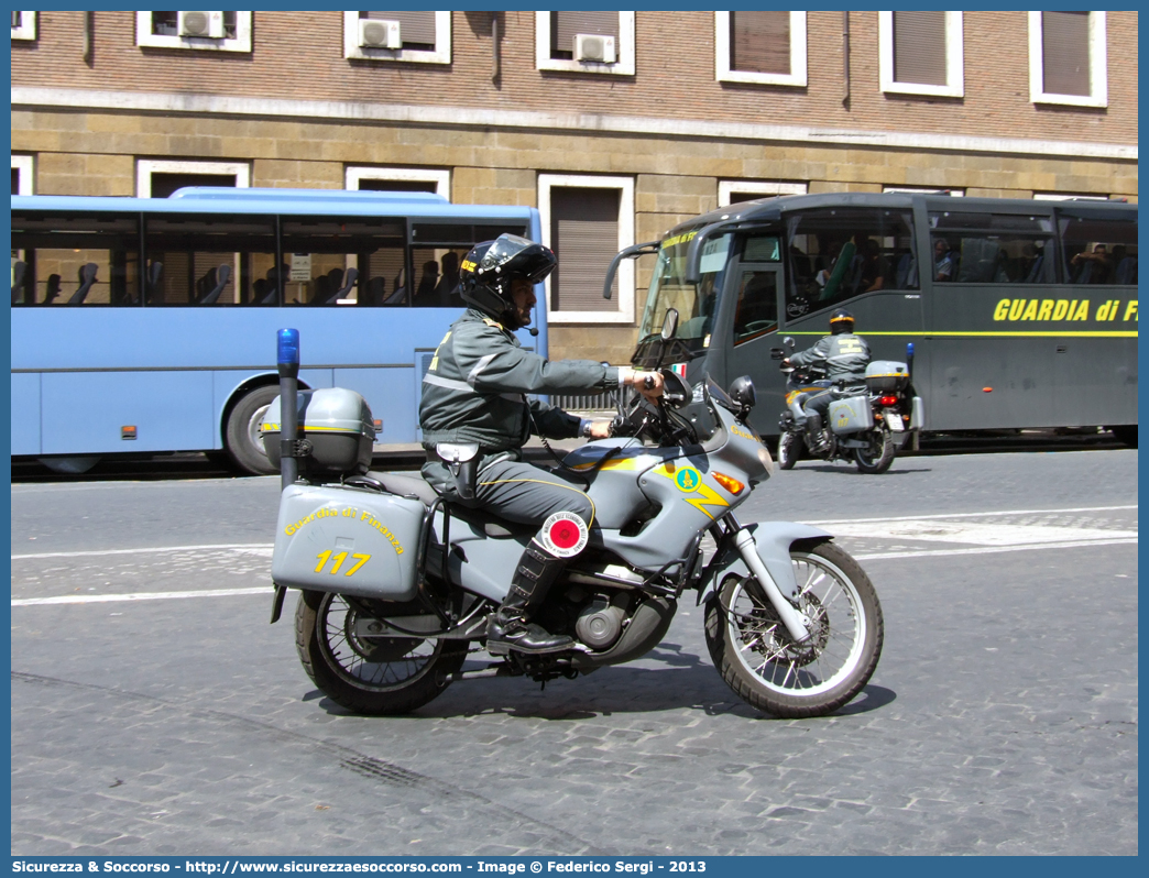 -
Guardia di Finanza
Aprilia Pegaso
Parole chiave: GdiF;G.D.F.;GDF;Guardia;di;Finanza;Aprilia;Pegaso