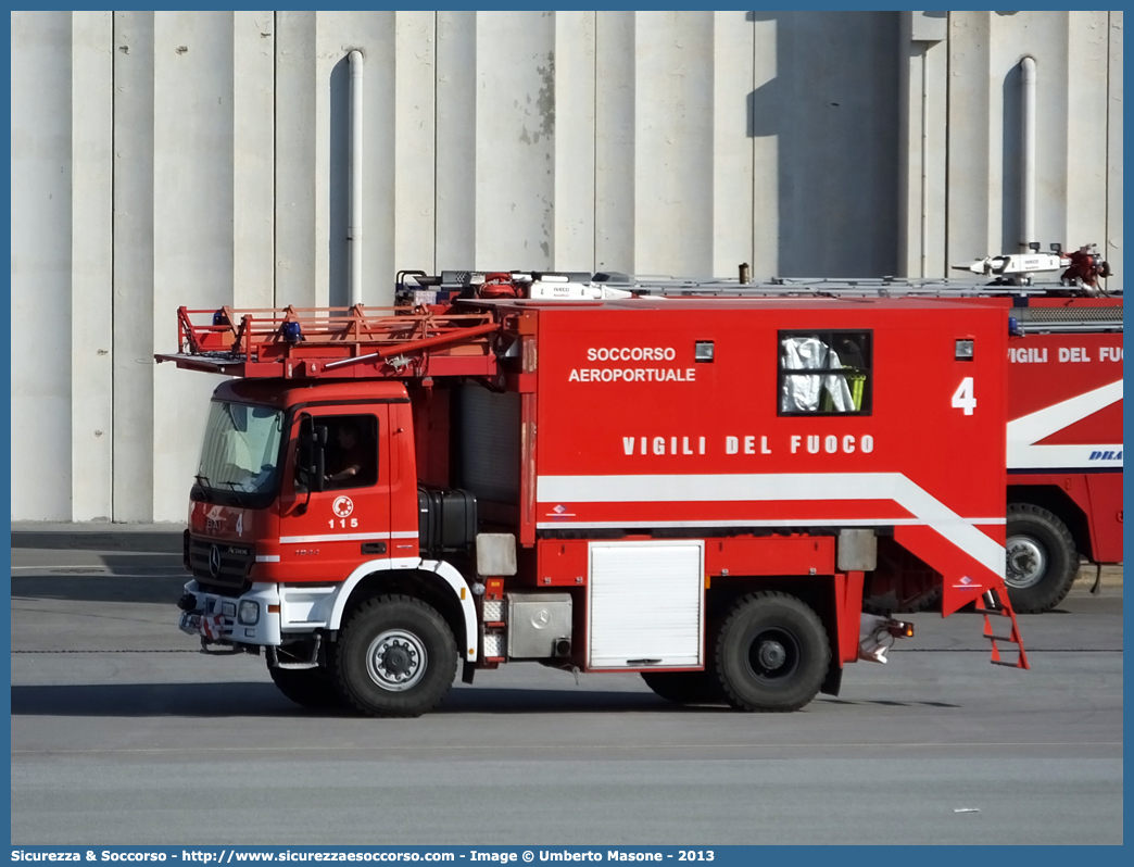 VF 24823
Corpo Nazionale Vigili del Fuoco
Nucleo Aeroportuale
Mercedes Benz Actros 1844 II serie
(variante)
Parole chiave: VVF;V.V.F.;Corpo;Nazionale;Vigili;del;Fuoco;Mercedes;Benz;Actros;Aeroportuale