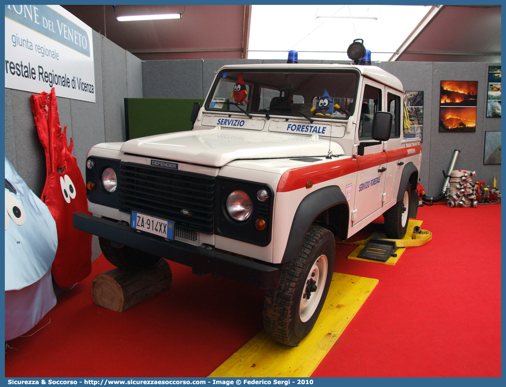 -
Regione Veneto
Servizio Forestale Regionale
Land Rover Defender 110 Crew Cab
Antincendio
Parole chiave: Regione;Veneto;Servizio;Forestale;Regionale;Land;Rover;Defender;110;Antincendio