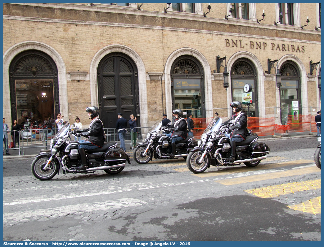 -
Arma dei Carabinieri
Reggimento Corazzieri
Moto Guzzi California 1400 Touring
Parole chiave: CC;C.C.;Arma;dei;Carabinieri;Reggimento;Corazzieri;Moto;Guzzi;California;1400;Touring