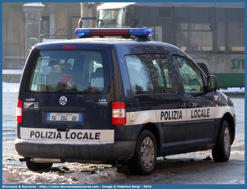 Polizia Locale YA204AB
Polizia Locale
Comune di Rovigo
Volkswagen Caddy III serie
Allestitore Focaccia Group S.r.l.
Parole chiave: PL;P.L.;PM;P.M.;Polizia;Locale;Municipale;Rovigo;Volkswagen;Caddy;Focaccia