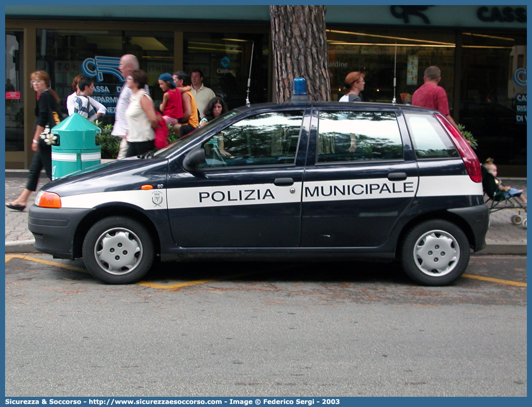 -
Polizia Municipale
Comune di Jesolo
Fiat Punto I serie
Parole chiave: PL;PM;P.L.;P.M.;Polizia;Locale;Municipale;Jesolo;Fiat;Punto