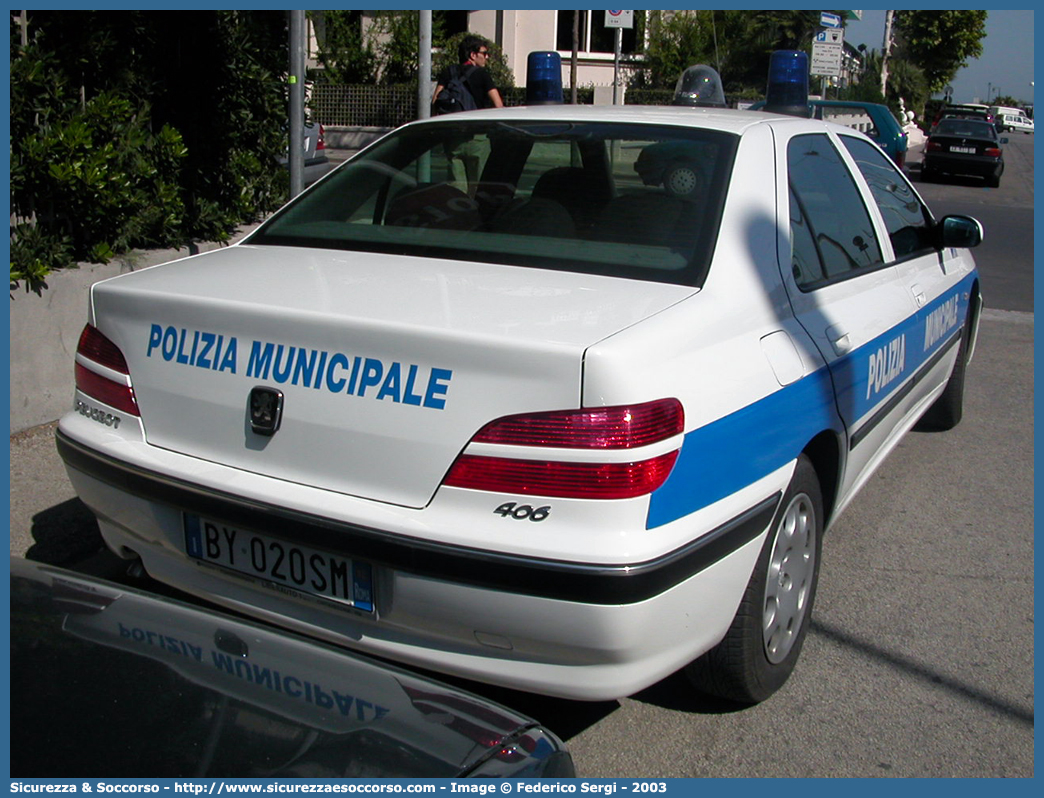 -
Polizia Municipale
Comune di Civitavecchia
Peugeot 406 I serie restyling
Parole chiave: PL;P.L.;PM;P.M.;Polizia;Locale;Municipale;Civitavecchia;Peugeot;406