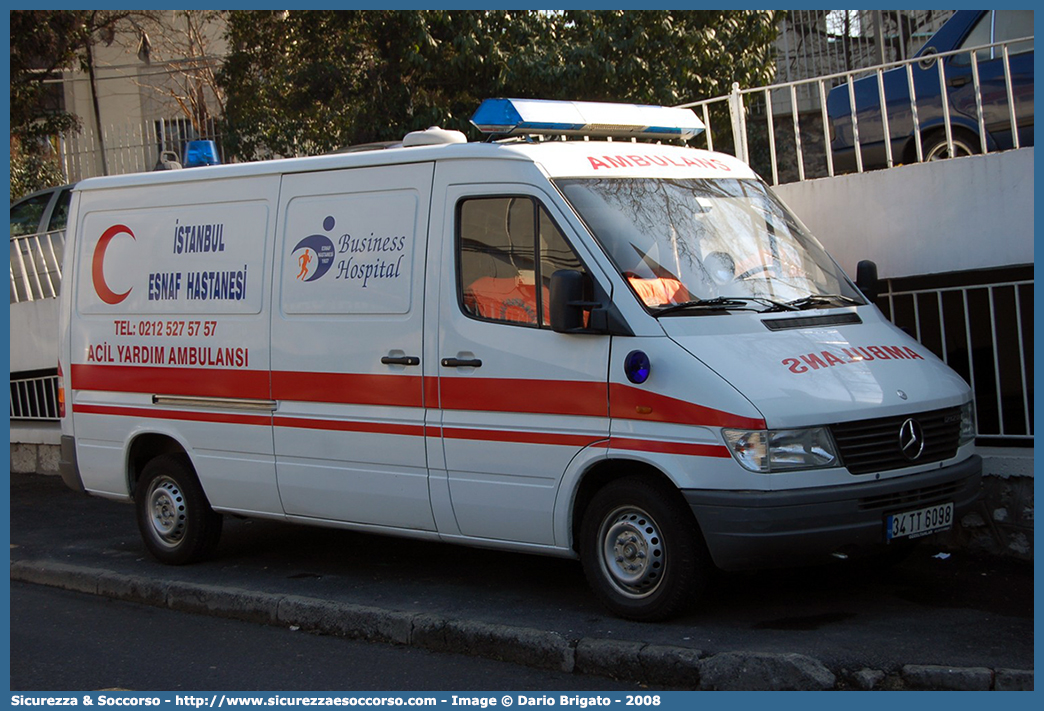 -
Republic of Turkey
Türk Deniz Kuvvetleri
Acil Yardım Ambulans Hizmeti
Mercedes Benz Sprinter II generation
Business Hospital Ambulance Service
Parole chiave: Türk;Deniz;Kuvvetleri;Acil;Yardım;Ambulans;Hizmeti;Mercedes Benz;Sprinter