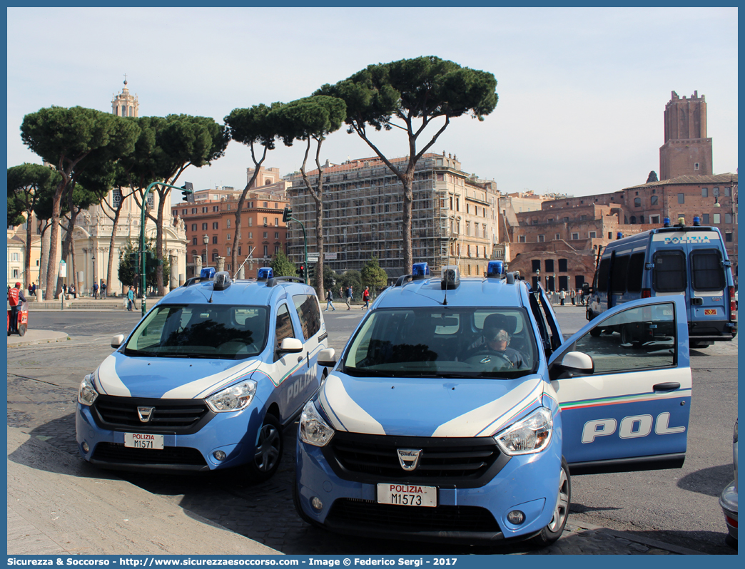 Polizia M1571 e M1573
Polizia di Stato
Dacia Dokker
Allestitore Focaccia Group S.r.l.
Parole chiave: PS;P.S.;Polizia;di;Stato;Dacia;Dokker;Focaccia