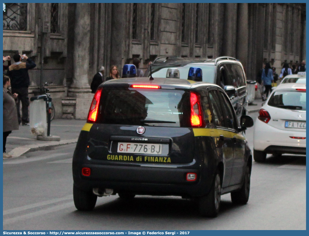 GdiF 776BJ
Guardia di Finanza
Fiat Nuova Panda II serie
Parole chiave: GdiF;G.D.F.;GDF;Guardia;di;Finanza;Fiat;Nuova;Panda