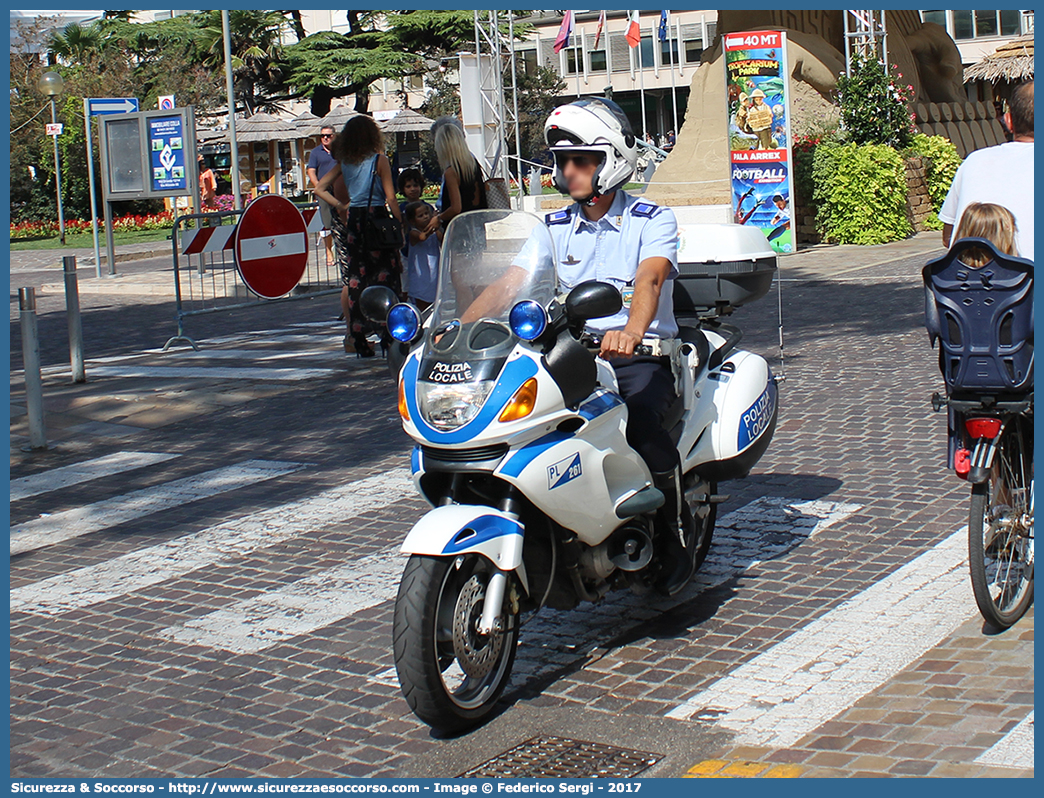 -
Polizia Locale
Comune di Jesolo
Honda Deauville
Parole chiave: PL;P.L.;PM;P.M.;Polizia;Locale;Municipale;Jesolo;Honda;Deauville