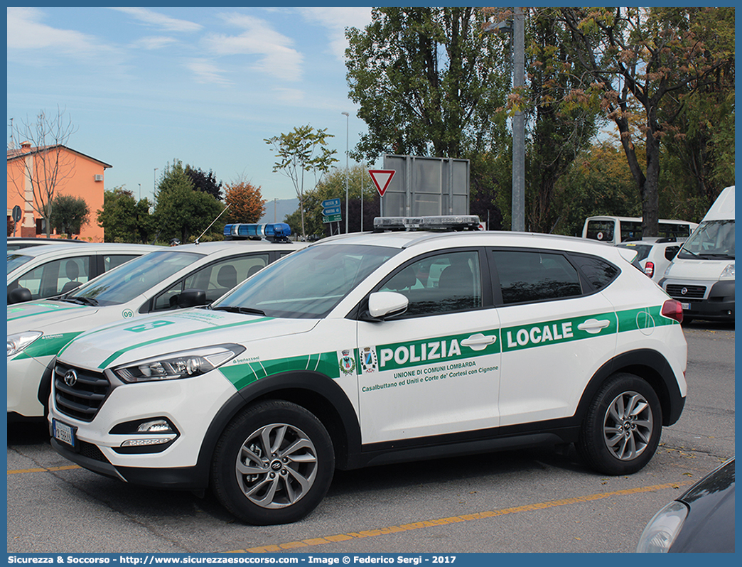 Polizia Locale YA588AN
Polizia Locale
Unione Comuni Lombarda
Casalbuttano ed Uniti e
Corte de Cortesi con Cignone
Hyundai Tucson II serie
Allestitore Bertazzoni S.r.l.
Parole chiave: PL;P.L.;PM;P.M.;Polizia;Locale;Municipale;Hyundai;Tucson;Casalbuttano;Corte de Cortesi;Cignone;Bertazzoni