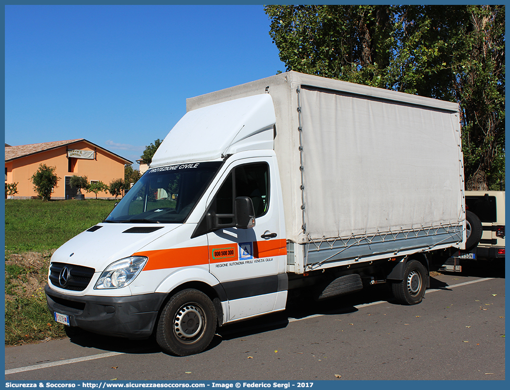 PC 018
Regione Friuli Venezia Giulia
Mercedes Benz Sprinter II serie
Parole chiave: PC;P.C.;Protezione;Civile;Friuli;Venezia Giulia;Mercedes Benz;Sprinter