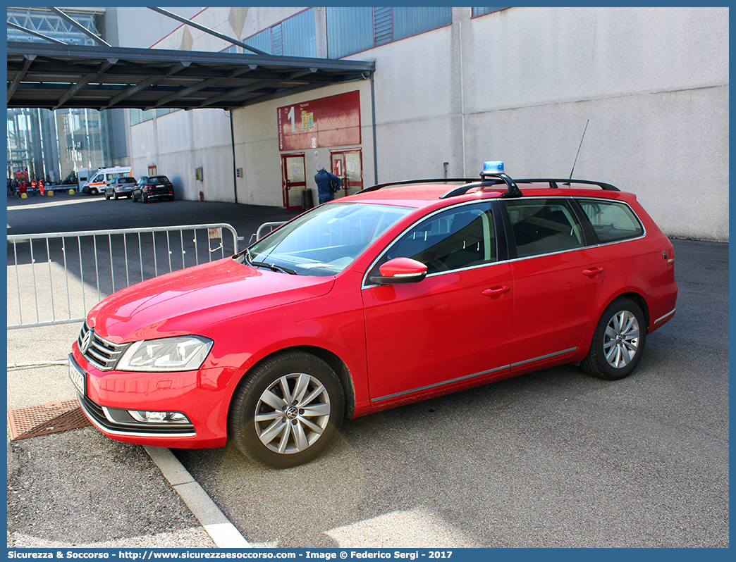 H FW2201
Bundesrepublik Deutschland
Freiwillige Feuerwehr Hamburg
Volkswagen Passat Variant V generation
Parole chiave: Bundesrepublik;Deutschland;Freiwillige;Feuerwehr;Hamburg;Volkswagen;Passat;Variant