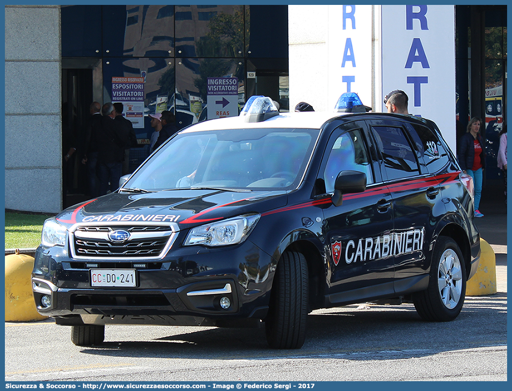 CC DQ241
Arma dei Carabinieri
Aliquota di Primo Intervento
Subaru Forester VI serie restyling
Parole chiave: CC;C.C.;Arma;dei;Carabinieri;Nucleo;Radiomobile;Subaru;Forester;API;A.P.I.;Aliquota;Primo;Intervento