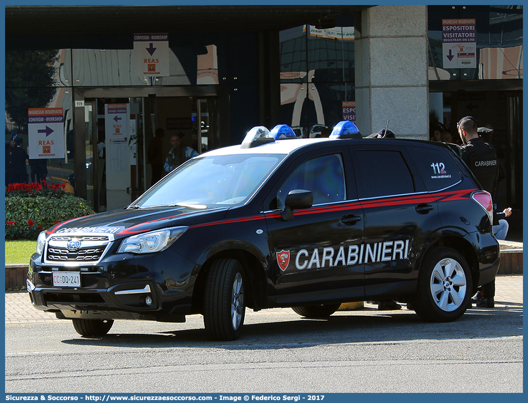 CC DQ241
Arma dei Carabinieri
Aliquota di Primo Intervento
Subaru Forester VI serie restyling
Parole chiave: CC;C.C.;Arma;dei;Carabinieri;Nucleo;Radiomobile;Subaru;Forester;API;A.P.I.;Aliquota;Primo;Intervento