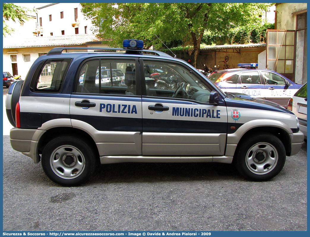 -
Polizia Municipale
Comune di Vicenza
Suzuki Grand Vitara II serie
Parole chiave: PL;P.L.;PM;P.M.;Polizia;Locale;Municipale;Vicenza;Suzuki;Grand;Vitara